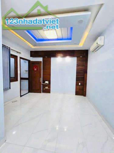 Bán nhà quận 10, đường Hồ Thị Kỷ, 52m2, 4 tầng, 11.5 tỷ