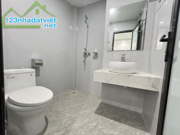 Bán Nhà Bùi Xương Trach 70m 5T MT6m 21.5 tỷ Kinh Doanh Ô Tô Lô Góc Mặt Hồ - 1