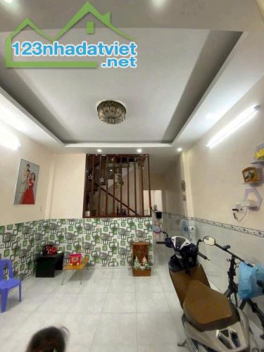 Bán nhà lầu P.Thống Nhất, gần Văn Hoa villa, đường oto 4 chỗ, chỉ 2,1 tỷ - 1