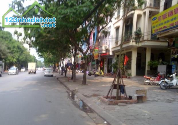 BÁN! Nhà Mặt Phố Đường Bưởi, Ba Đình, 180m2 x 3T. MT 15m, 72 tỷ, Vỉa Hè Rộng, KD Đỉnh. - 1
