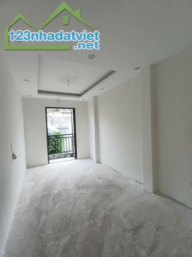 Hot Hot. Nhà mới ngõ Hòa Bình 7 5 tâng  x 61m2 ô tô vào trong nhà được. - 1