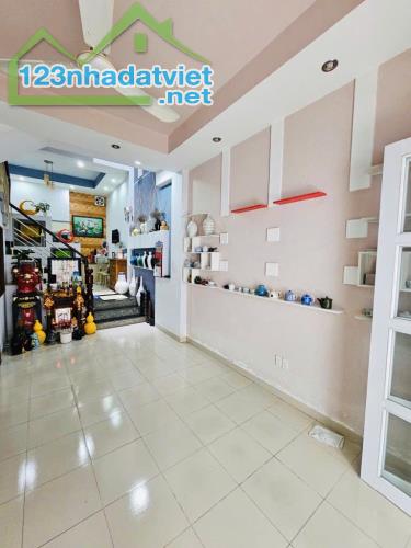 Siêu hiếm!! Nhà Quốc Lộ 13, hàng xóm Vạn Phúc City,  Dt  46m2 , Giá chỉ 3,1 tỉ TL - 1