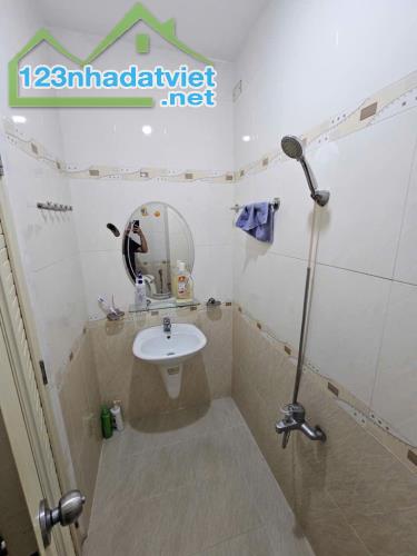 Siêu hiếm!! Nhà Quốc Lộ 13, hàng xóm Vạn Phúc City,  Dt  46m2 , Giá chỉ 3,1 tỉ TL - 2