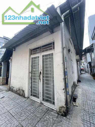 Cần bán nhà cấp 4, hẻm ba gác gần QL 13, Vạn Phúc City, DT 66m2- Giá 4,2 tỷ TL - 3