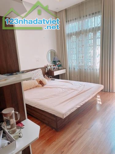 HÀNG NÓNG - LÔ GÓC 42m² - Ô TÔ 7 CHỖ QUA, Ô TÔ VÀO NHÀ , KINH DOANH NHỎ. GIÁ 7.x - 1