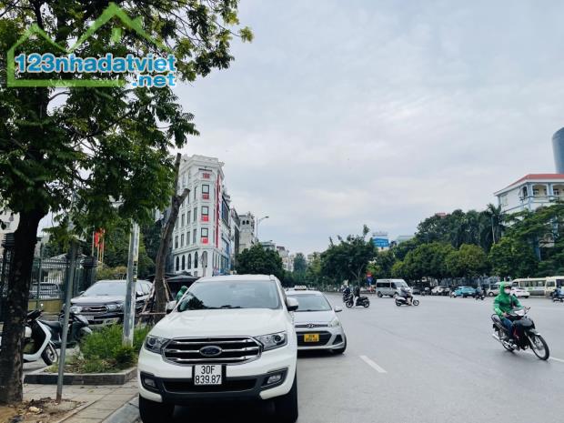 MẶT PHỐ NGUYỄN VĂN HUYÊN CÁCH NHÀ 30M, Ô TÔ VÀO NHÀ - KINH DOANH - VỪA Ở VỪA LÀM VĂN PHÒNG - 2