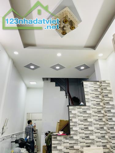 Bán nhà Nguyễn Thị Tần, Quận 8, 25m2, ngang 3.1m, chỉ 3.3 tỷ