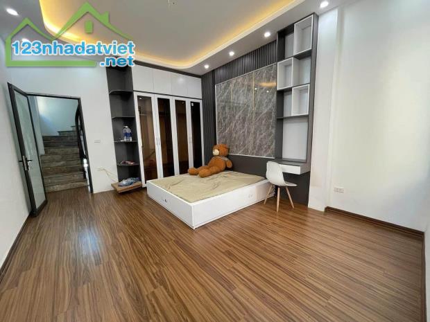 BÁN NHÀ TRÂU QUỲ. 50M2 * 2 TẦNG * 5,5 TỶ. SÁT Ô TÔ TRÁNH, KINH DOANH.