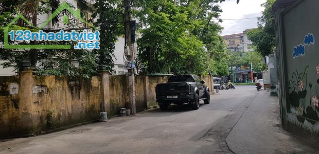 Nhà đep gar a ô tô thang máy Nguyên Văn Huyên Cầu Giấy 19 tỷ. Thiết kế mỗi tầng 2 ngủ rông - 1
