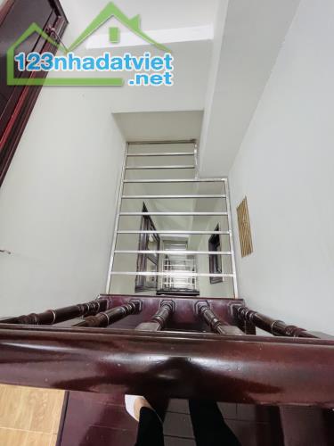 Nhà đep gar a ô tô thang máy Nguyên Văn Huyên Cầu Giấy 19 tỷ. Thiết kế mỗi tầng 2 ngủ rông - 5