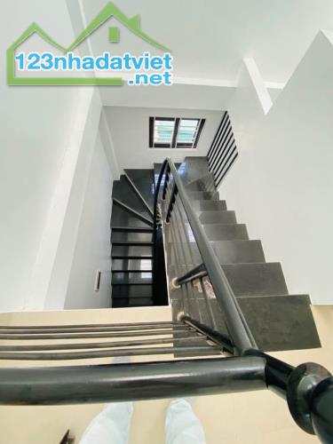 Bán nhà Cự Khối 38m 4tầng MT 3,5m giá 6,4tỷ - 5