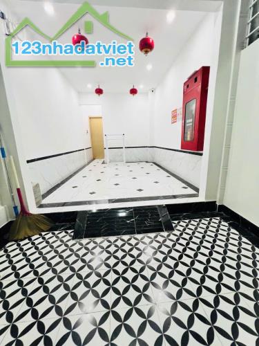 CĂN HỘ DV 9 PHÒNG CẦU GIẤY FULL ĐỒ KHÉP KÍN  - DT 60TR/TH - NGÕ RỘNG 3 GÁC TRÁNH. DT 40m2