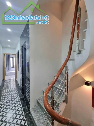 Bán Tòa CCMN 155 Cầu Giấy 12 Phòng 55tr/th Dt 43m2 6 tầng mt 3.6m Giá 11.3 tỷ - 1
