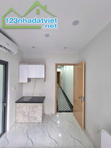 Bán Tòa CCMN 155 Cầu Giấy 12 Phòng 55tr/th Dt 43m2 6 tầng mt 3.6m Giá 11.3 tỷ - 2