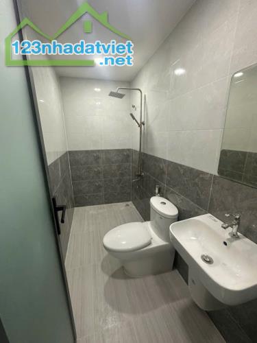 Nhỉnh 5 Tỷ- Nhà Mới 75m2- Xe Tải Sát Nhà Đường Nguyễn Văn Khối P9 Gò Vấp