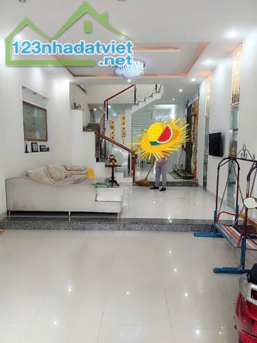 L78-Nhà 2mt kinh doanh trung nghĩa 4, dt khủng 133m2, 3t, 4pn, mới, kiên cố, chỉ hơn 5 tỷ