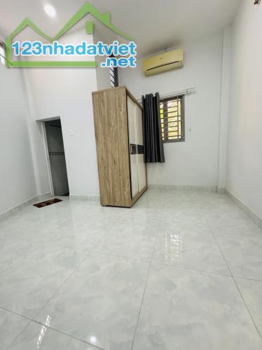 Bán Nhà Nguyễn Văn Đậu 50m2, 2 Tầng, 2PN, Có sân để xe Chỉ 4 Tỷ - 2