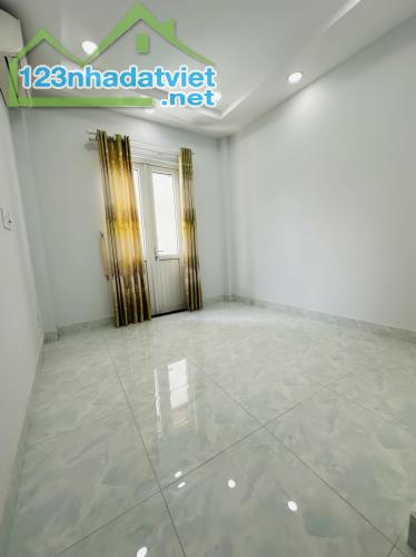 Bán Nhà Nguyễn Văn Đậu 50m2, 2 Tầng, 2PN, Có sân để xe Chỉ 4 Tỷ - 1