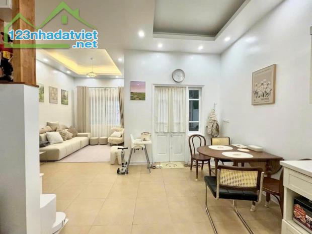 Bán nhà Bạch Mai ,Ngay ngã tư Phố HUẾ,52/55m2,3 BƯỚC RA MẶT PHỐ,FULL NỘI THẤT,NHỈNH 7 TỶ. - 2