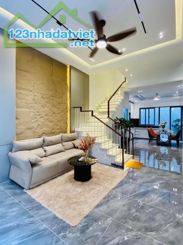 ***Bán nhà phường 12 Tân Bình, đường Trần Mai Ninh (4,6*16) 5 tầng đẹp - 4