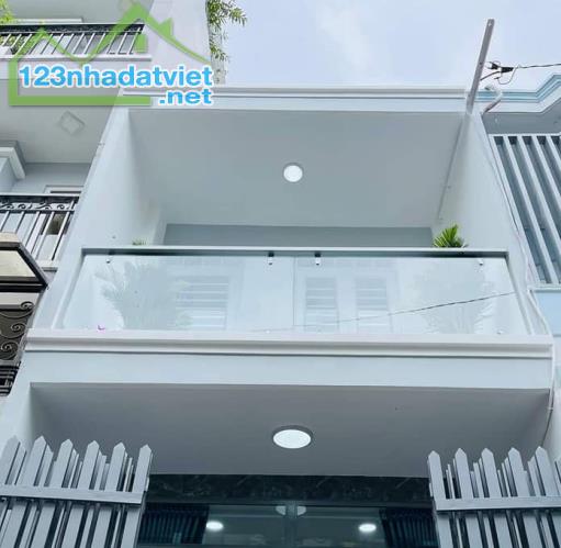 Nhà mới xây 1 lầu 2 PN 100% BTCT, Giá 1.68 tỷ ở Bình Tân.