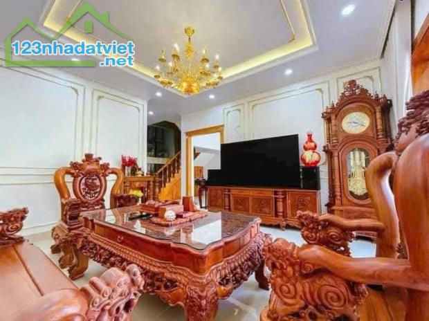 Nhà Mặt Tiền Kinh doanh P8 Thành Phố Vũng Tàu DT: 164m² giá : 21 Tỷ 600