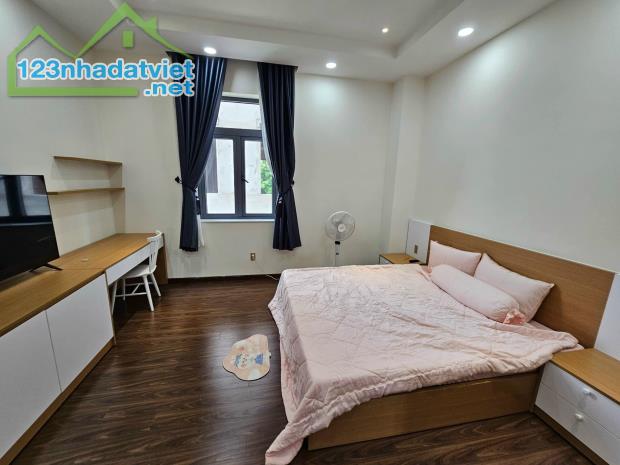 ***Bán nhà đường Hoàng Sa, phường 5 Tân Bình (6*18), oto đậu sát nhà - 1