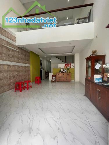 Bán nhà HXH Hà Huy Giáp gần Ngã Tư Ga, 76m2, 3 tầng, lửng, khu hiếm nhà bán gần Gò Vấp - 2