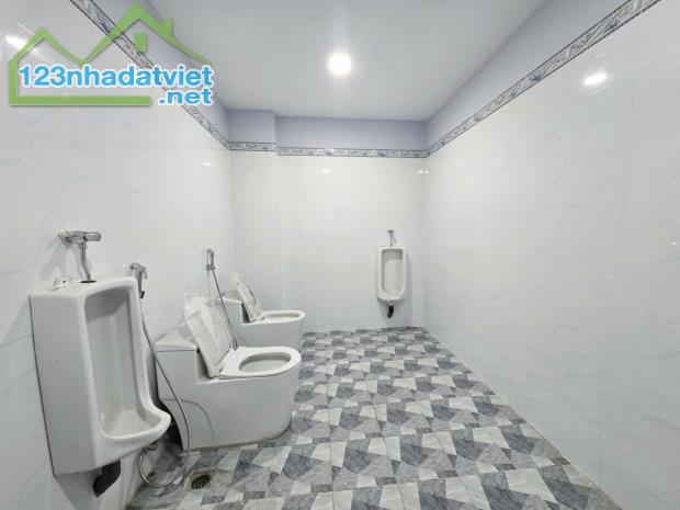 Bán Nhà  Đường Hồ Bá Phấn, Phước Long A, Q.9  DT:250m2 Dòng tiền 120 triệu/tháng Giá 29 Tỷ - 1