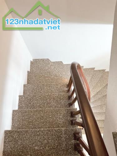 ĐẦU TƯ- HOA HẬU PHỐ ĐẠI LA- VIEW NHÌN MẶT PHỐ-38M2- TẶNG NHÀ 2 TẦNG- GIÁ NHỈNH 5 TỶ - 2