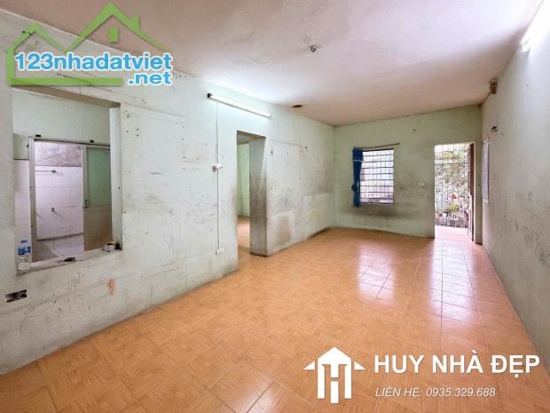 BÁN NHÀ TT NGÂN HÀNG - HOÀNG MAI - DIỆN TÍCH 100M2 - GIÁ 3.56 TỶ - LÔ GÓC 3 MẶT THOÁNG - Ô - 4