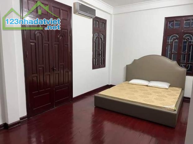 BÁN NHÀ TRUNG KÍNH CẦU GIẤY,HÀ NỘI,56M 4 TẦNG Ô TÔ ĐỖ TRƯỚC NHÀ,SỔ VUÔNG NHƯ TỜ A4 GIÁ 19, - 2