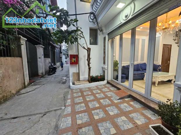 BÁN NHÀ RIÊNG PHỐ BÁT KHỐI- LONG BIÊN, 32M2,5 TẦNG, MT 4M, 6.2 TỶ. - 4