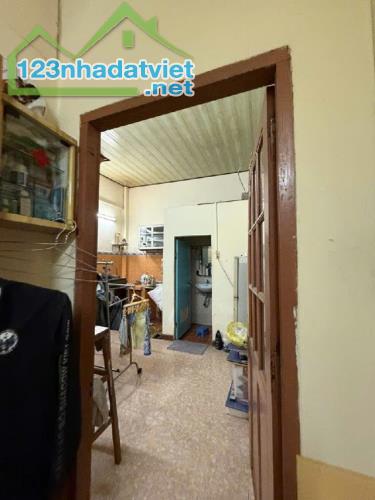 NHÀ 2 TẦNG 60M2 HẺM 1 SẸC SÁT MẶT TIỀN THOẠI NGỌC HẦU, 3 PN VÀ 2 WC