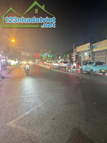 Bán nhà mặt tiền 25x40m giá 70 tỷ Đường Tô ký