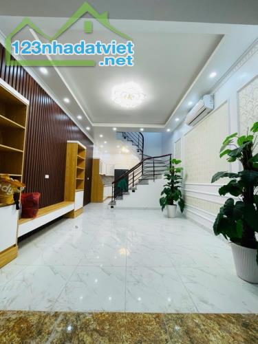 Nhà phố Kim Ngưu 42m 4 tầng mt4,3m.- GẦN LÒ ĐÚC- FULL NỘI THẤT- Ở LUÔN