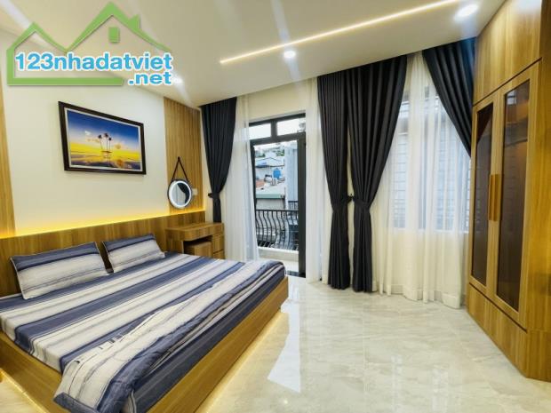 NGAY EMART PHAN HUY ÍCH🌹 48M2 - 3 TẦNG🌹 NHÀ MỚI HOÀN CÔNG ĐỦ🌹 4PN - 5WC, Nhỉnh 5 Tỷ - 2