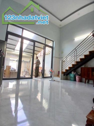 Nhà 2 tầng, 100m2, hẻm xe hơi, Trung Đông, Thới Tam Thôn - 2