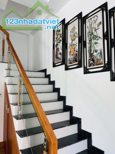 MẶT TIỀN TÔ KÝ - LÔ GÓC VỊ TRÍ CỰC ĐẸP - 5.5X15 - 5 TẦNG - VIEW HỒ BƠI - KHU LIÊN HỢP THỂ - 4