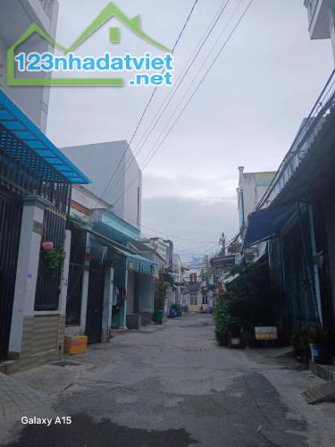 QUẬN 12, HIỆP THÀNH, BÁN NHÀ 4 TẦNG HẺM XE HƠI, 50M2 CHỈ 4 TỶ 600 - 5