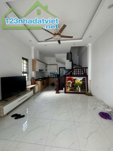 Duy nhất! Bán nhà Ngọc Lâm - Căn góc 40m2*5T*4.7m - Ngõ ô tô - 580m tới cầu Chương Dương - 2