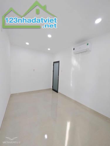 🏡Nhà mới 2 tầng như Vila (Sổ hoàn công . Vị trí đẹp hẻm 3m góc 2 mặt tiền ) - 3