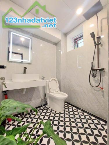 Tập Thể Thanh Nhàn - Tầng 2 - 65 m2 - 2 Ngủ - Đầy đủ nội thất - 2 mặt thoáng - Hơn 3 TỶ - 3