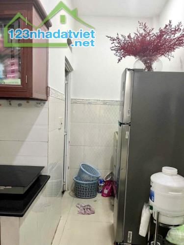 Nhà 2 tầng hẻm Âu Dương Lân P3Q8. Trệt,lầu. Giá 4,2 tỷ TL - 2