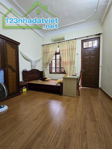 Bán gấp phân lô Trung Kính 4 tầng 50m2, ngõ 2 ôtô tránh nhau, sát phố, ở, cho thuê, KD tốt - 2