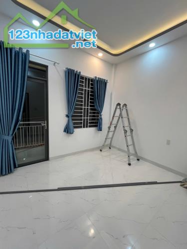 Nhà 2 tầng đường Hoà Trung - Vĩnh Hoà,Nha Trang. 💰Giá : 2tỷ250 - 3