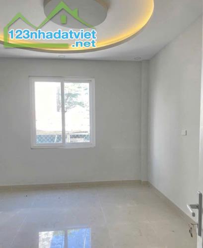 Bán nhà trệt, 3 lầu, 4PN (4x15m) liền kề Phú Mỹ Hưng chỉ 7.9tỷ (TL) - 4