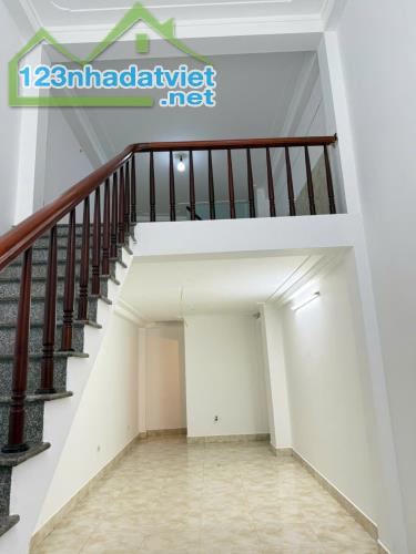 TT VĂN ĐIỂN, 32M2 5 TẦNG DÂN CHẮC CHẮN, CÁCH 1 NHÀ RA Ô TÔ, GỬI Ô TÔ GẦN NHÀ 4.89 Tỷ