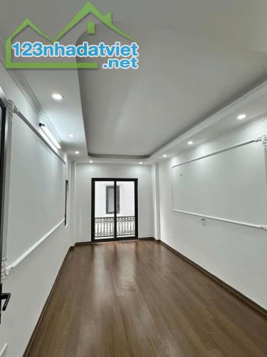 Siêu Phẩm! VIP Tây Sơn - Đống Đa, 64m2"5T, 20M ô tô, KD, ngõ thông 360 độ, sầm uất, nhỉnh - 1