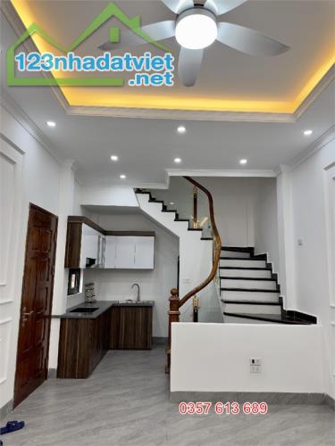 Bán nhà Phúc Lợi, MỚI TINH, MỘT nhà ra Ô TÔ, ngõ THÔNG, 5 tầng, 30m2, giá chỉ nhỉnh 4 tỷ - 4